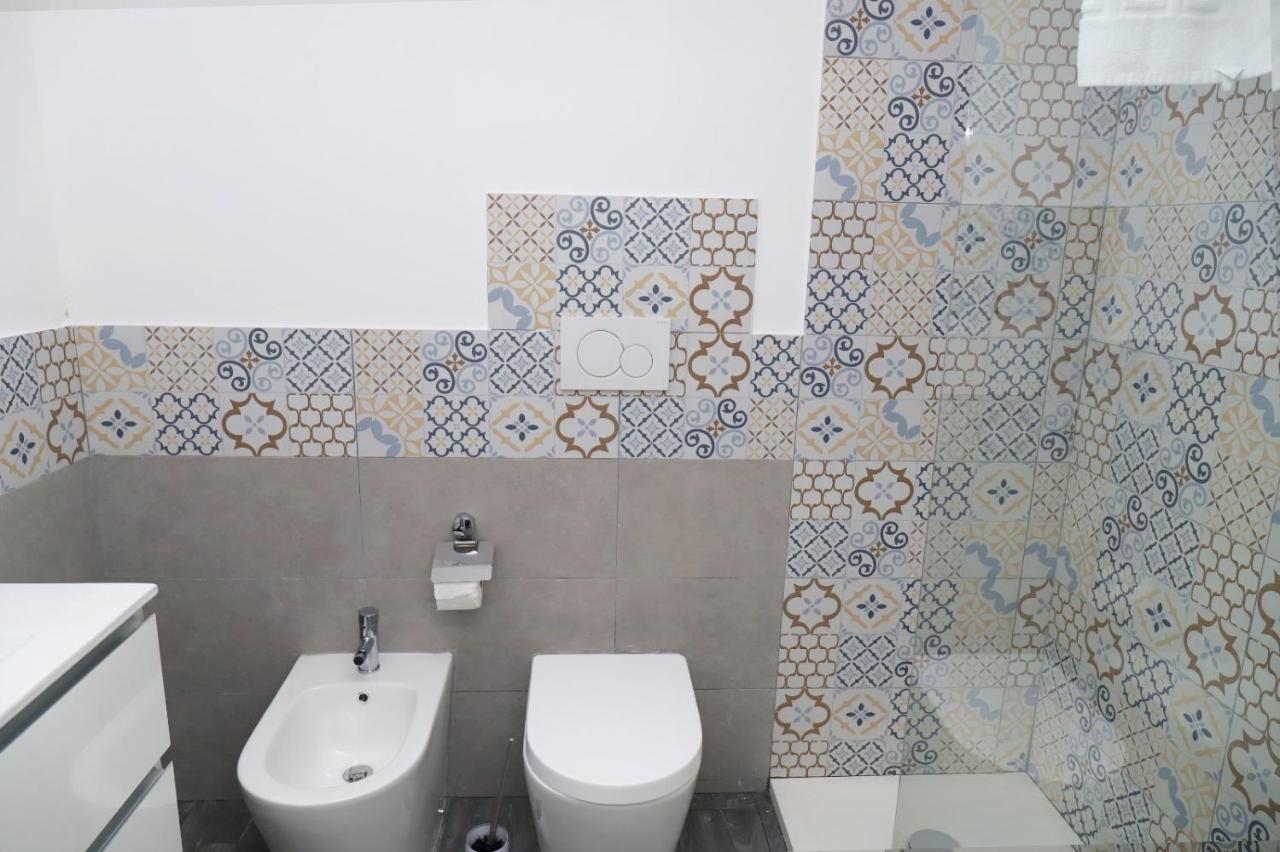 Suite Nicolai 165 Bari Bagian luar foto