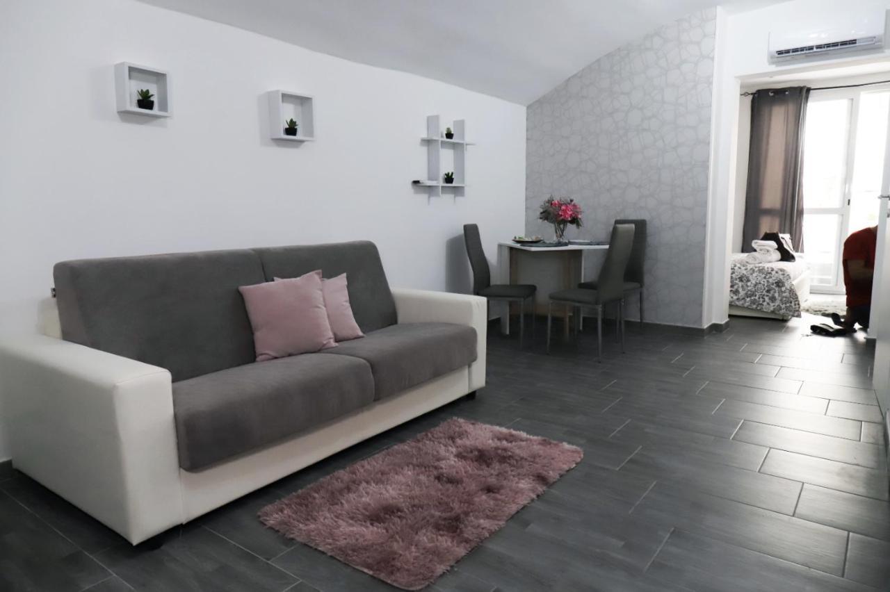 Suite Nicolai 165 Bari Bagian luar foto