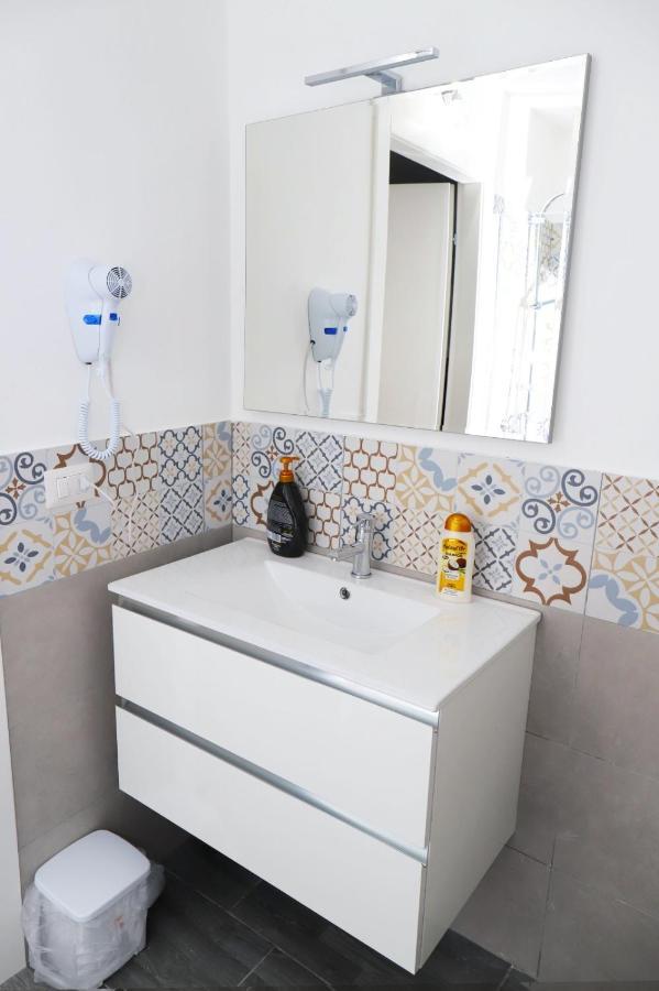 Suite Nicolai 165 Bari Bagian luar foto